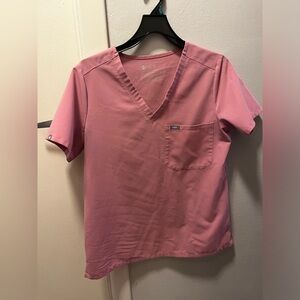 Figs light pink women’s scrub top size medium